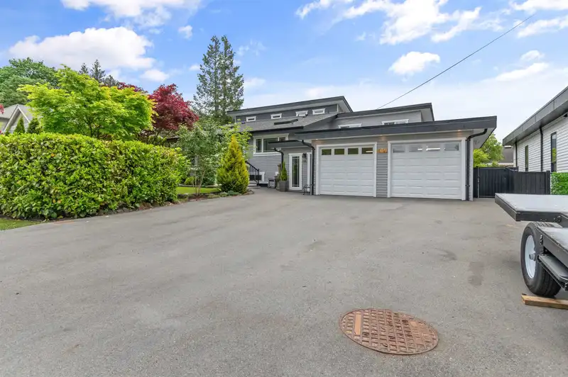474 ALDER AVENUE - photo 1 of 40