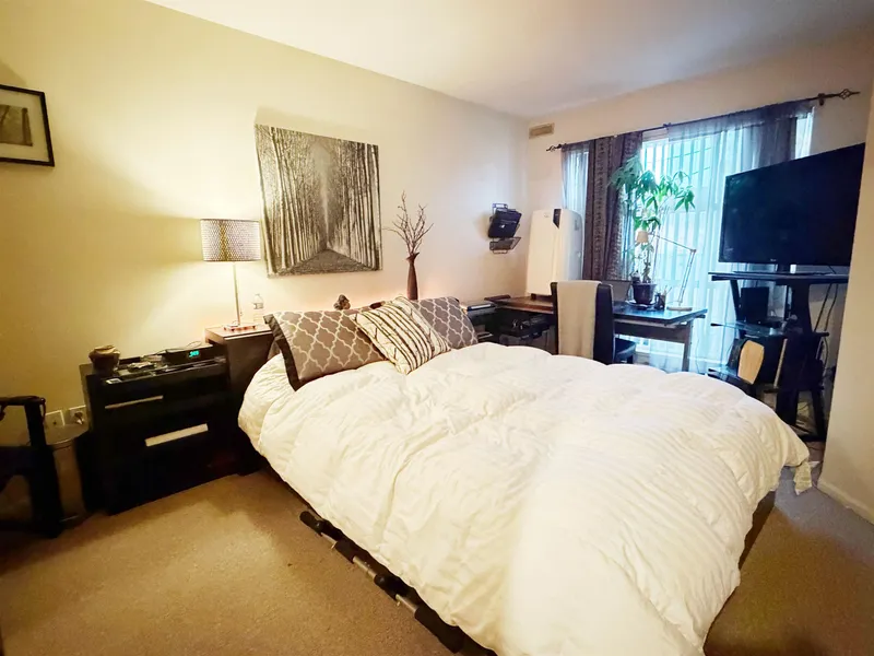 307 8611 GENERAL CURRIE ROAD - photo 4 of 19