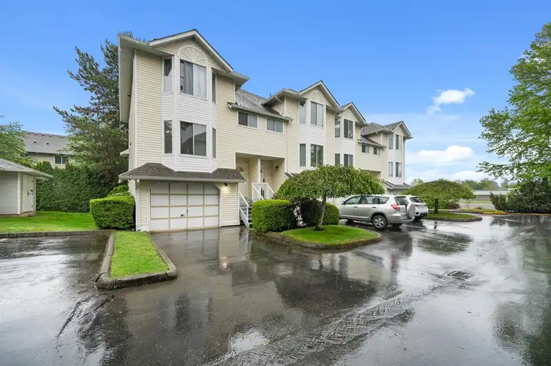 41 8280 121A STREET - photo 1 of 32