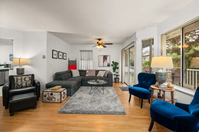 41 8280 121A STREET - photo 4 of 32