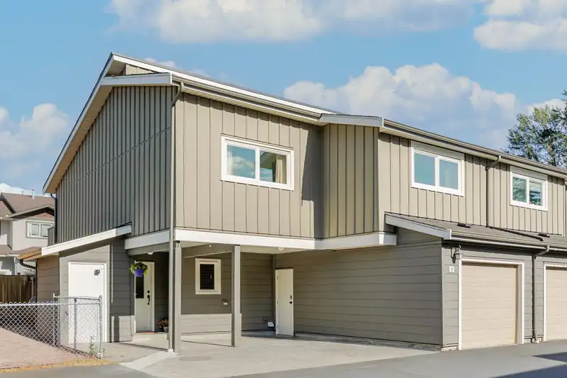 9 39752 GOVERNMENT ROAD - photo 1 of 31