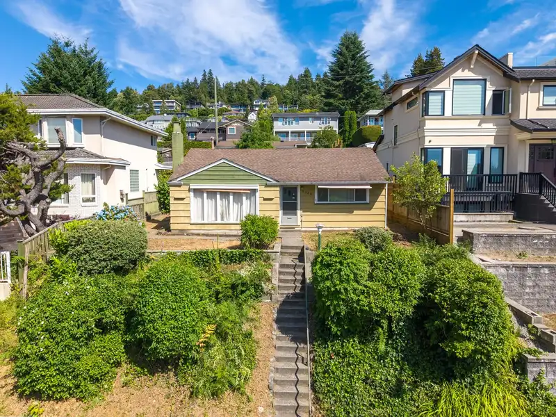 7280 BARNET ROAD - photo 1 of 19