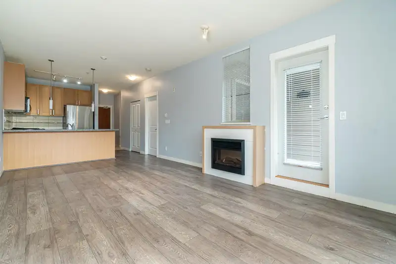 130 15988 26 AVENUE - photo 3 of 29