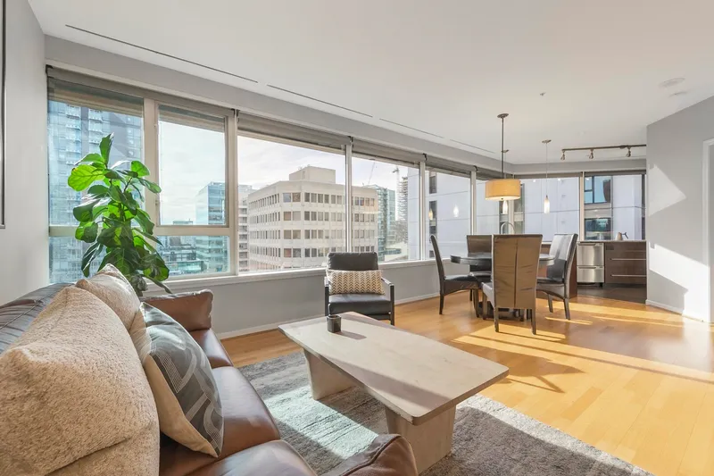 907 1177 HORNBY STREET - photo 2 of 25