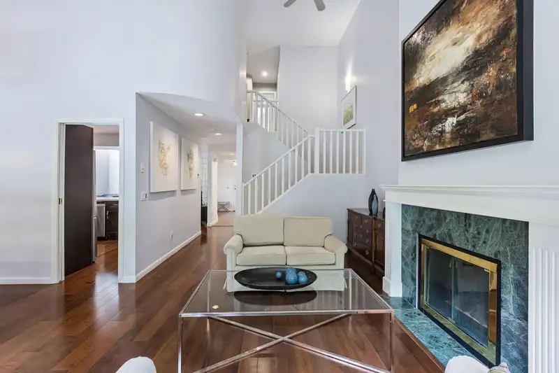 24 1001 NORTHLANDS DRIVE - photo 4 of 30