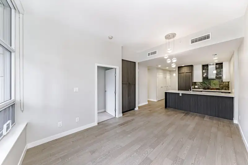 109 5033 CAMBIE STREET - photo 1 of 28