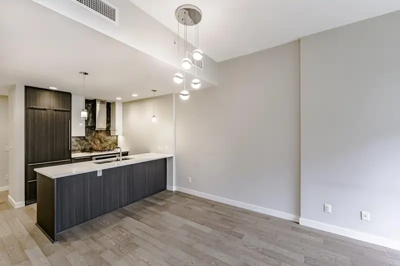 109 5033 CAMBIE STREET - photo 4 of 28