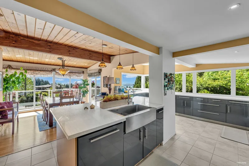 4323 VALENCIA AVENUE - photo 4 of 25