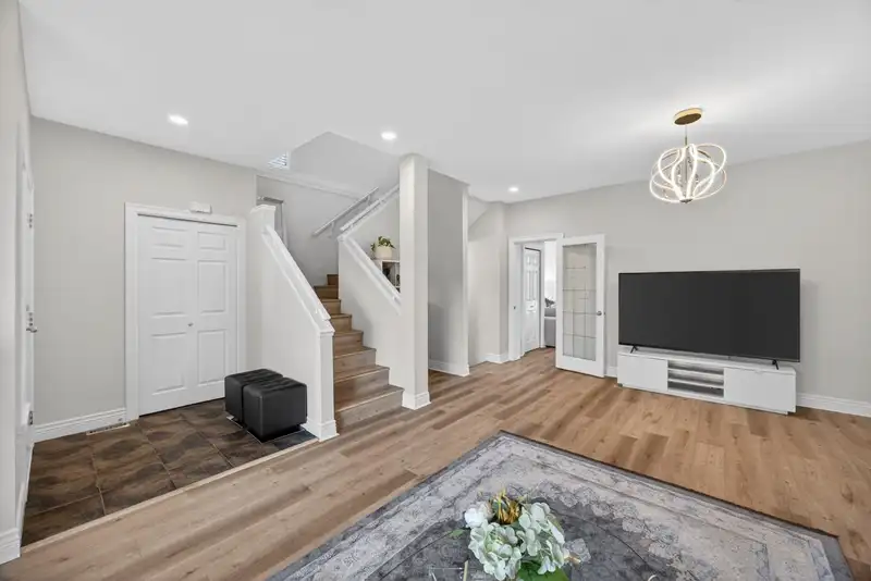 19485 66A AVENUE - photo 4 of 39