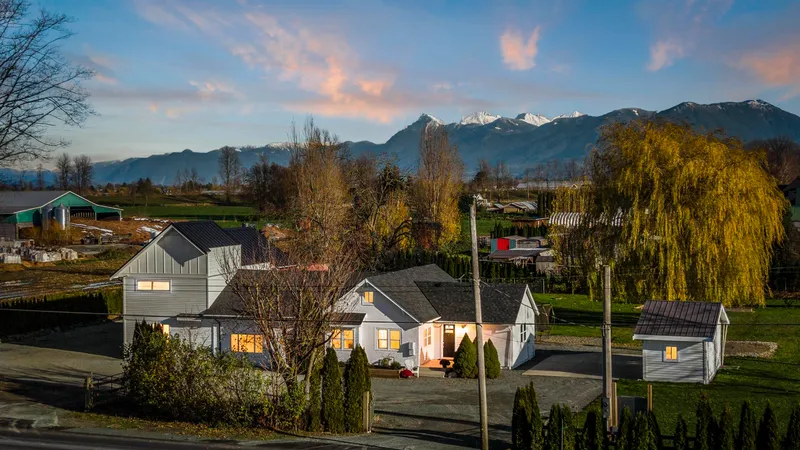 4990 BOUNDARY ROAD - photo 2 of 25