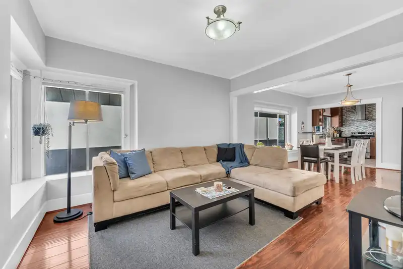 4160 ST. CATHERINES STREET - photo 4 of 37