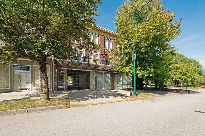 201 75 N RENFREW STREET - photo 2 of 28