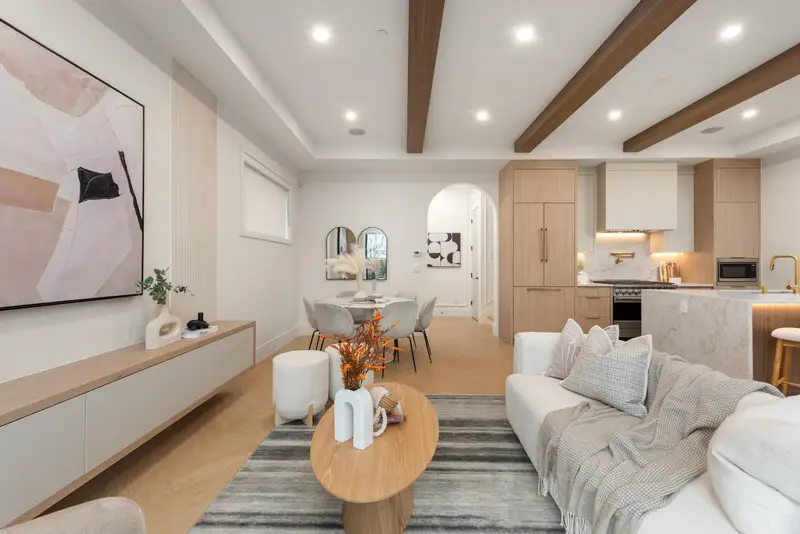 1 3391 VICTORIA DRIVE - photo 4 of 25