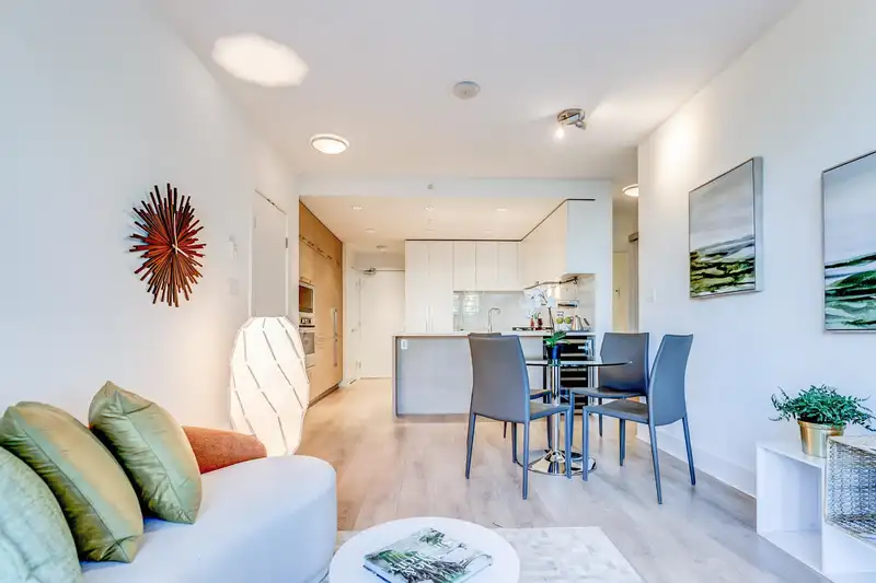 2206 1188 PINETREE WAY - photo 1 of 33