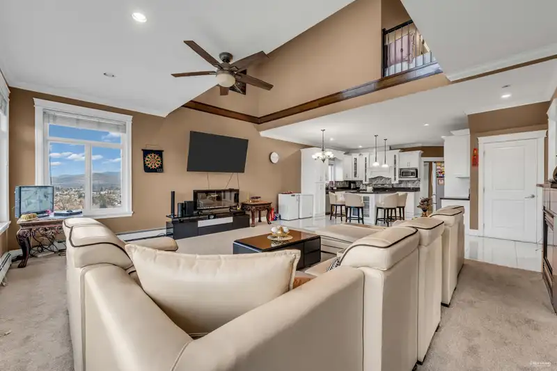 3526 THURSTON PLACE - photo 4 of 40