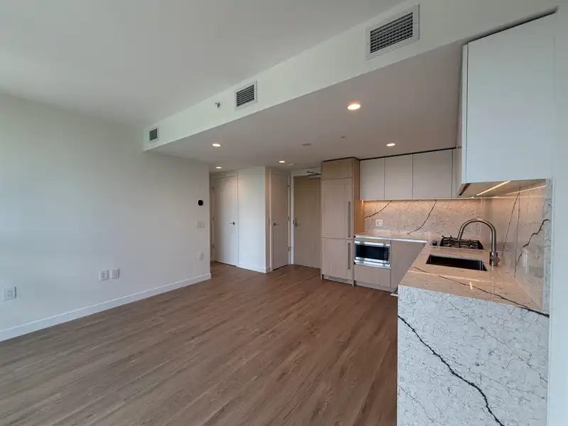 1103 2135 SPRINGER AVENUE - photo 4 of 26