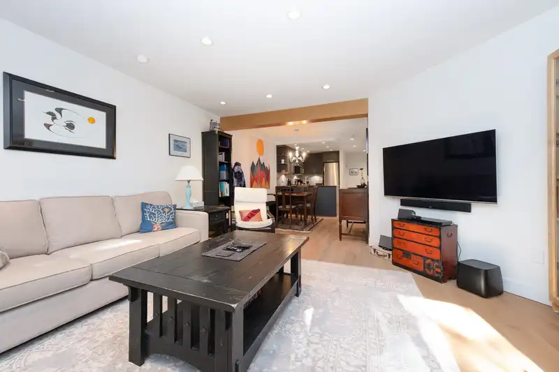 311 1274 BARCLAY STREET - photo 3 of 26