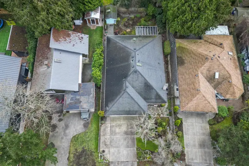 1570 ENDERBY AVENUE - photo 1 of 31