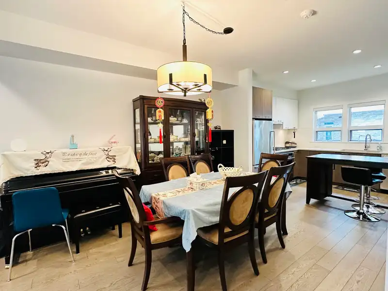 306 1768 55A STREET - photo 4 of 23