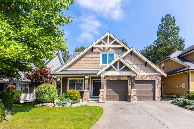 4 3800 GOLF COURSE DRIVE - photo 1 of 39