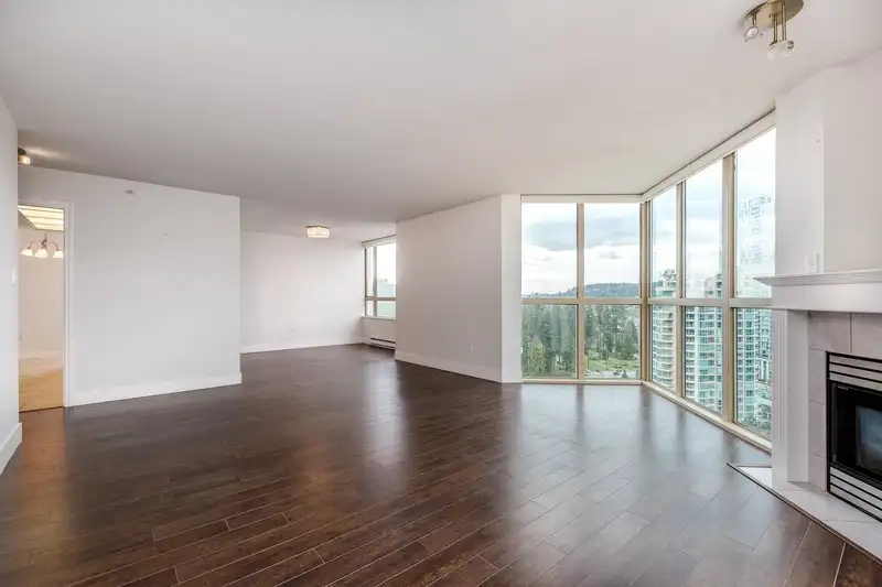 1905 1199 EASTWOOD STREET - photo 4 of 31