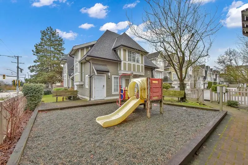24 8775 161 STREET - photo 3 of 40