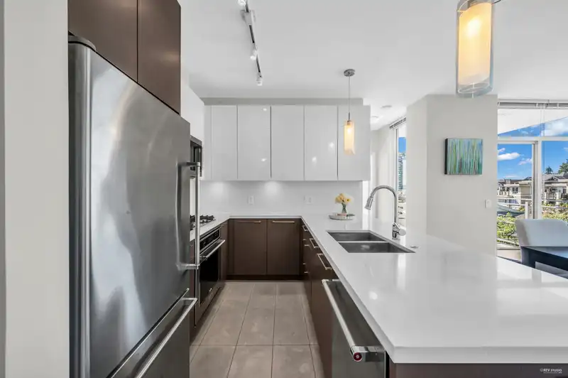 305 271 FRANCIS WAY - photo 2 of 31