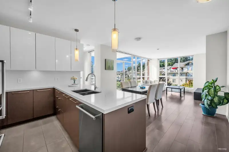 305 271 FRANCIS WAY - photo 3 of 31