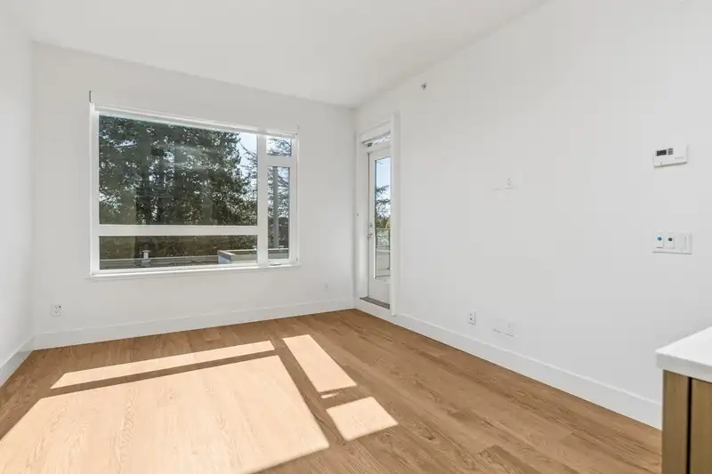 309 5115 CAMBIE STREET - photo 4 of 32