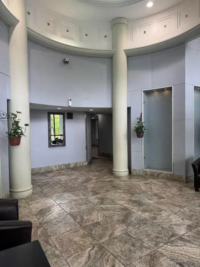 404 10899 UNIVERSITY DRIVE - photo 3 of 24