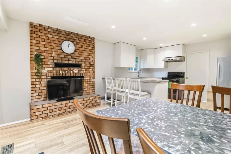 11286 KINGCOME AVENUE - photo 3 of 21