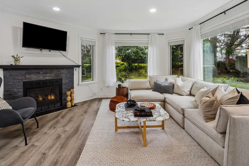 107 175 W 4TH STREET - photo 1 of 25