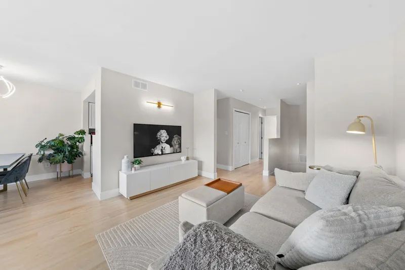 1001 OLD LILLOOET ROAD - photo 2 of 25