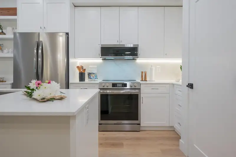 211 46187 THOMAS ROAD - photo 3 of 19