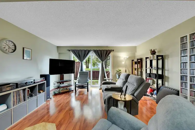 92 10752 GUILDFORD DRIVE - photo 1 of 32