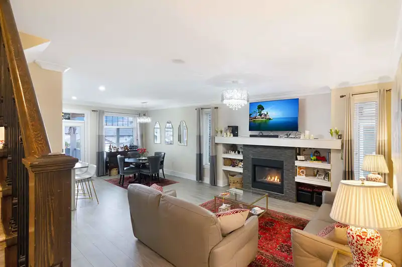 14171 60 AVENUE - photo 3 of 23