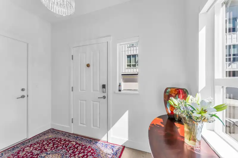 96 16561 17A AVENUE - photo 3 of 40