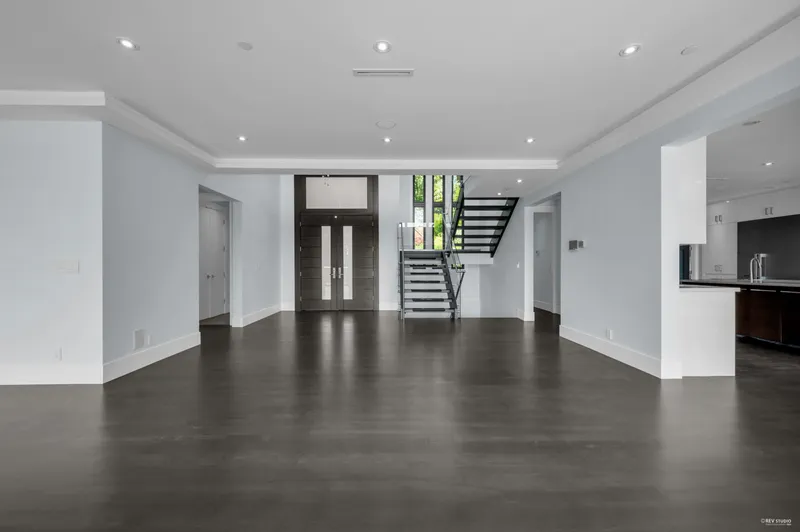 1350 PALMERSTON AVENUE - photo 4 of 25