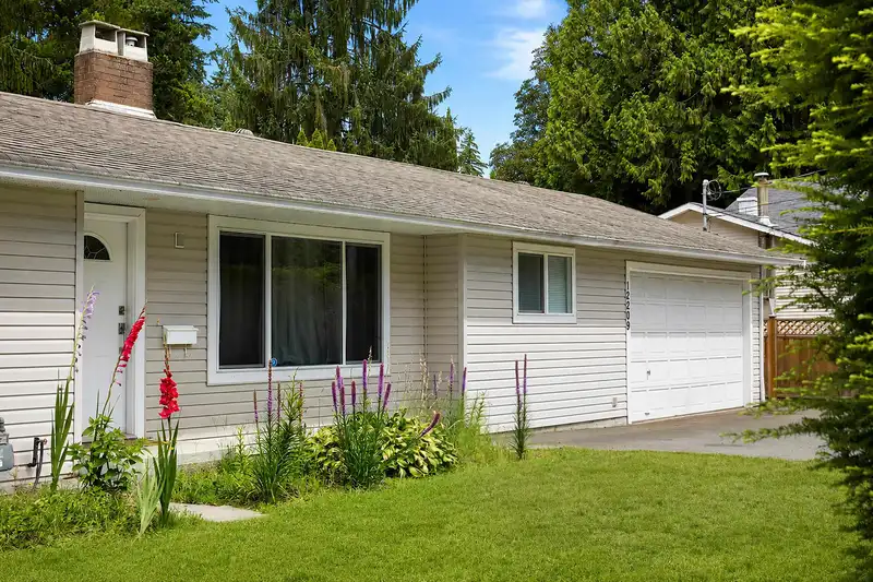 12209 SKILLEN STREET - photo 2 of 33