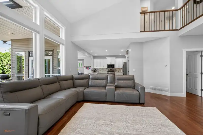 21067 83A AVENUE - photo 3 of 40