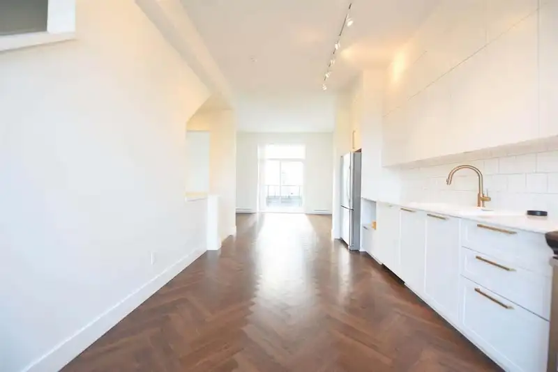 14 15938 27 AVENUE - photo 4 of 11