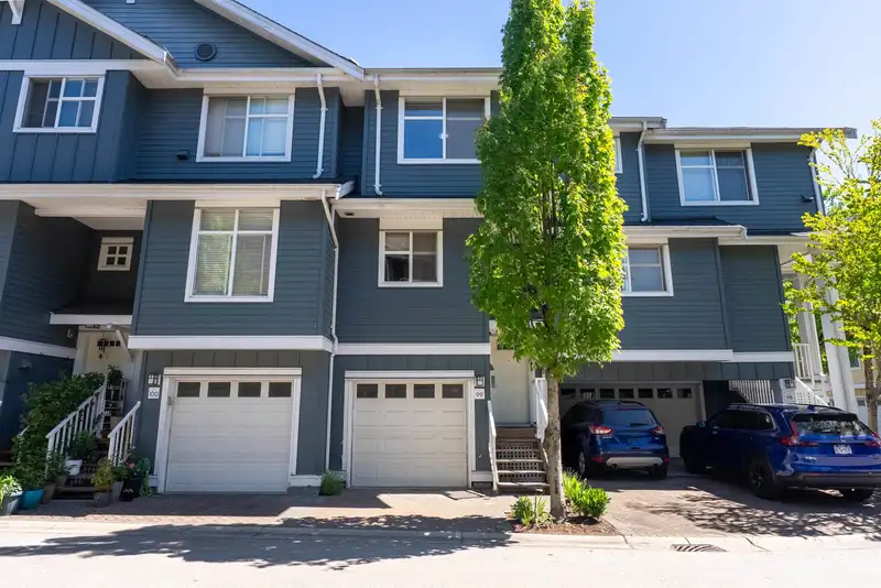 99 935 EWEN AVENUE - photo 1 of 33