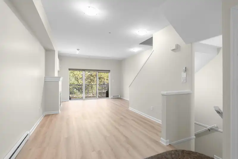 99 935 EWEN AVENUE - photo 3 of 33