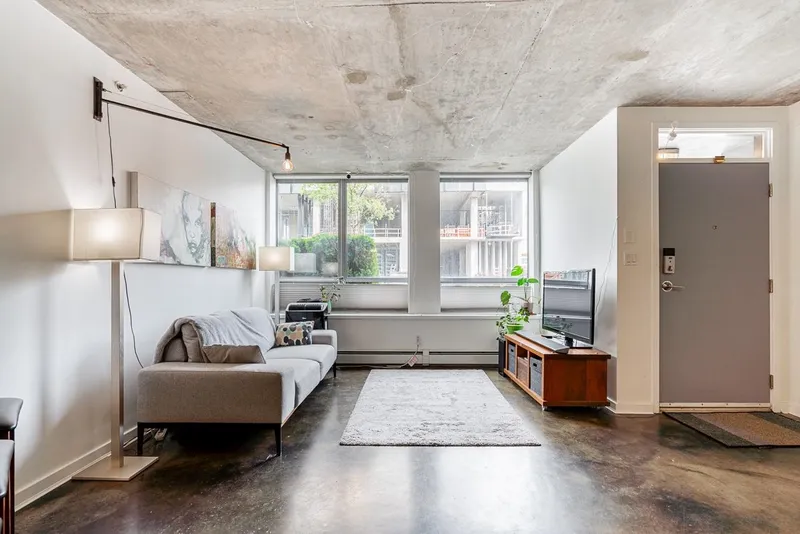 917 STATION STREET - photo 4 of 25