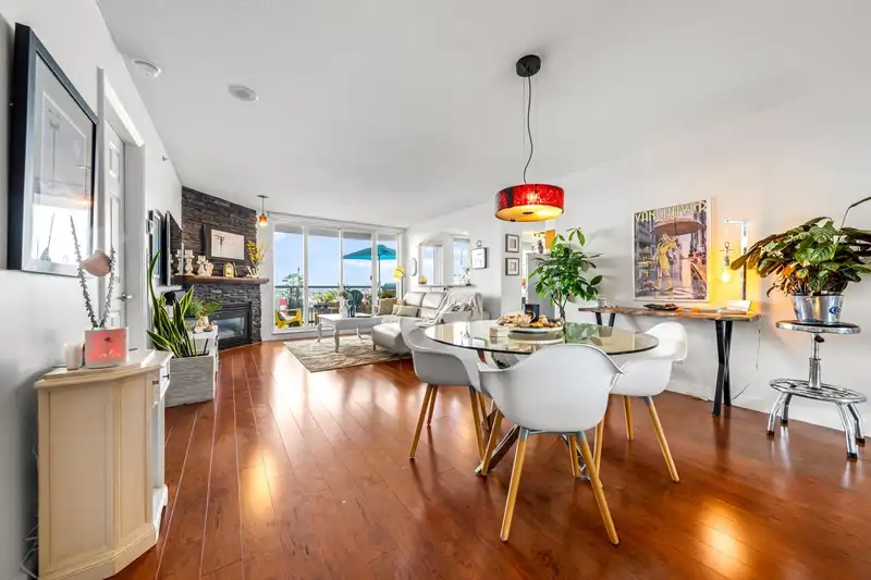 1408 10 LAGUNA COURT - photo 4 of 28