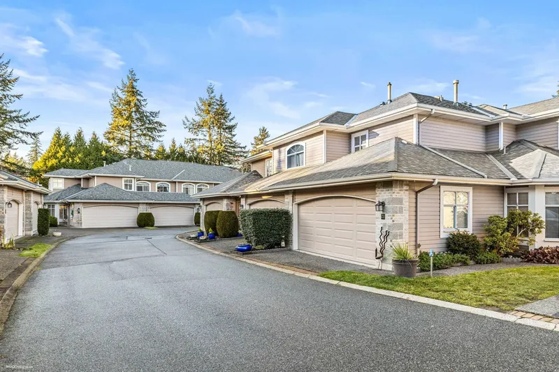 20 15273 24 AVENUE - photo 2 of 25