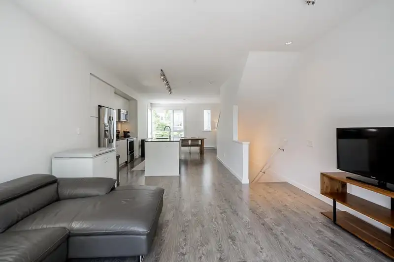 6 2325 RANGER LANE - photo 4 of 40