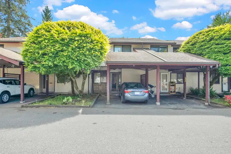 31 13990 74 AVENUE - photo 2 of 26