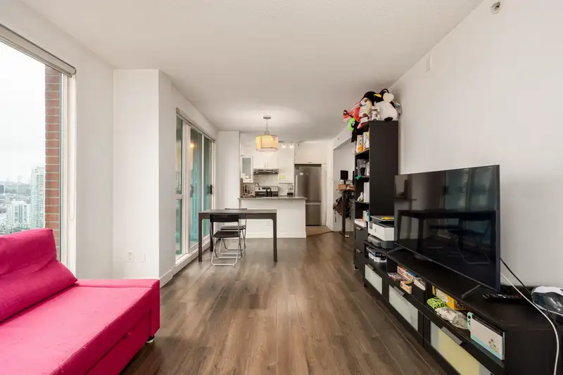 2204 939 HOMER STREET - photo 1 of 28