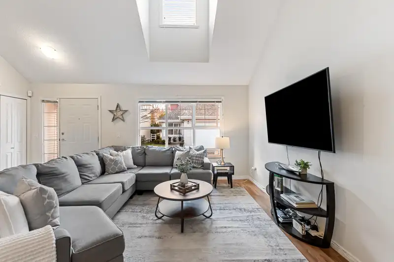 105 16995 64 AVENUE - photo 4 of 40